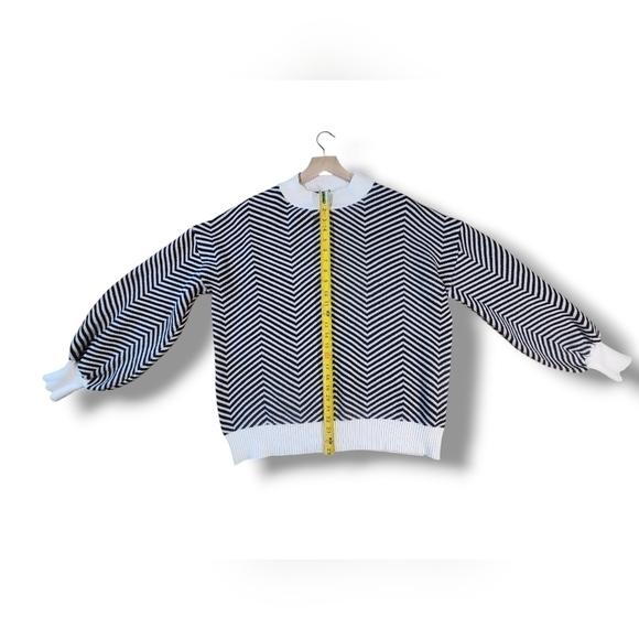 Zesica Oversized Billowing Arm Striped Sweater Womens Size XL - Picture 4 of 7